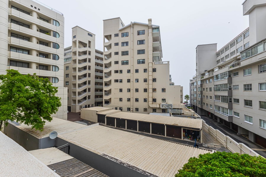1 Bedroom Property for Sale in Sea Point Western Cape